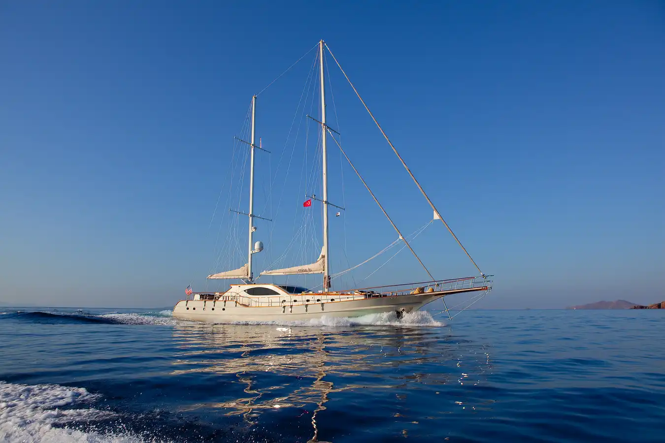 motorsailer yacht miss b